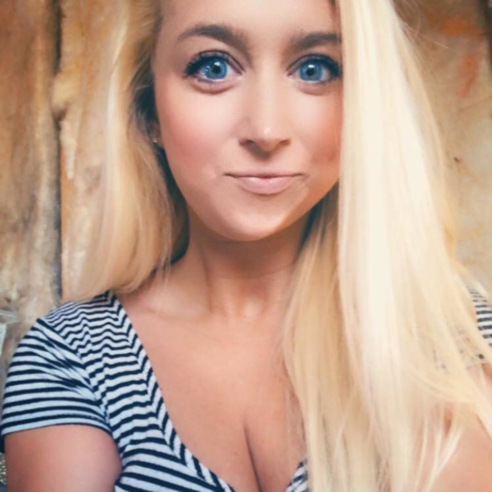 Meet your Posher, Cassandra